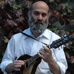 Musician ANDY STATMAN with mandolin 2006 Shefa Records press contact: Cindy Byram 212-545-7536 x 21 cindybyram@aol.com